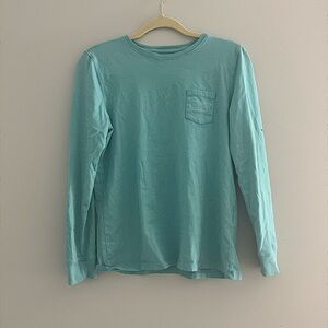 Vineyard vines, long sleeve. Good condition has only been worn once.